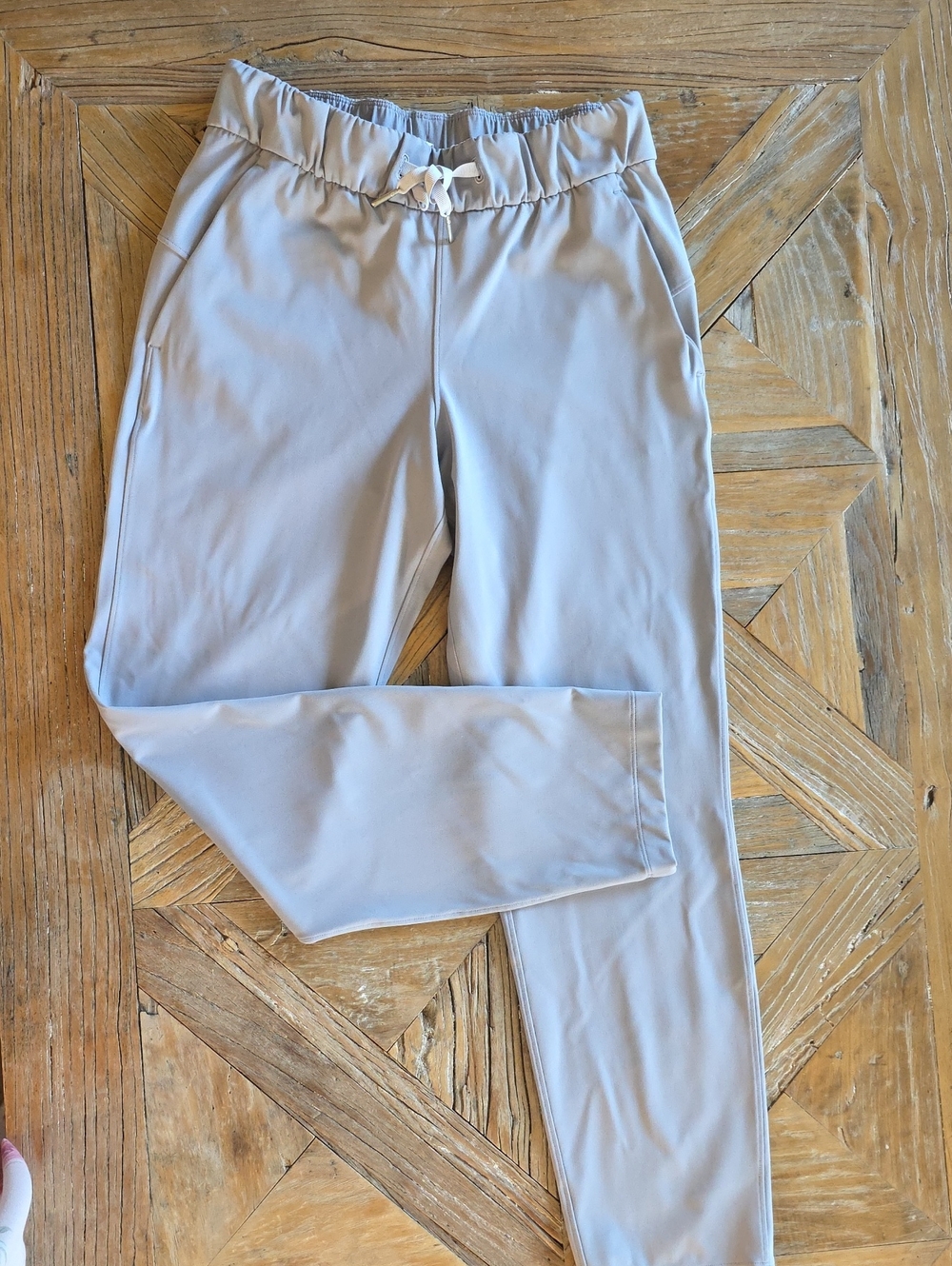 LULULEMON stretchy athletic golf outdoor pants 4 Waist 26